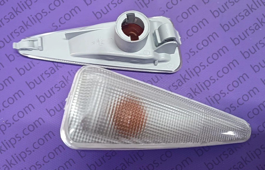 RENAULT CLİO,SYMBOL,SANDERO ÇAMURLUK SİNYALİ (SAĞ) - 8200602765 - Yedek Parça